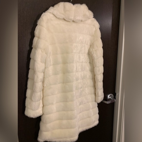 Like New Nine West Furry Coat Size S/P - Picture 2 of 8